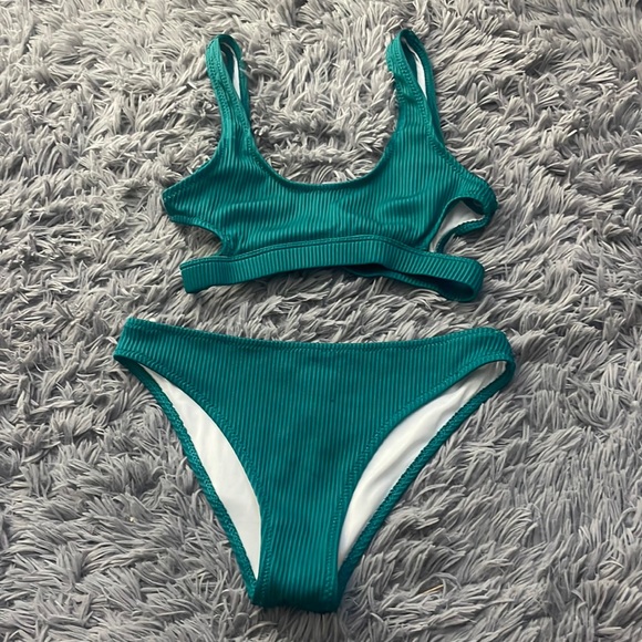 Cupshe Swim Pretty Green Bathing Suit Only Worn Once Full Coverage